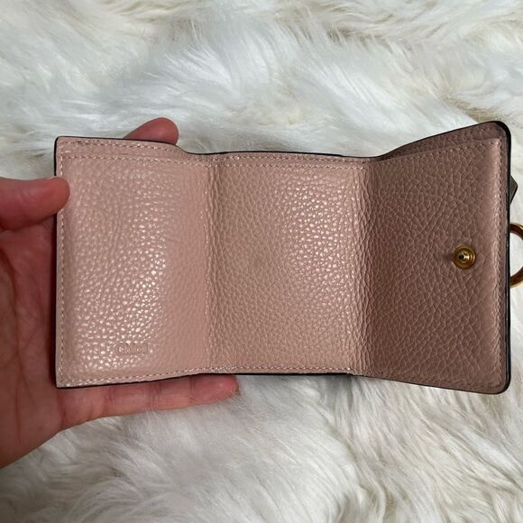 Chloe alphabet wallet - preowned - Picture 4 of 8
